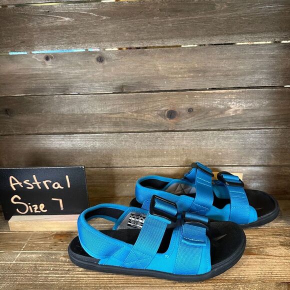 New NWT Womens Astral Webber Blue Slingback Comfort Walking Sandals‎ Size 7 M - Picture 1 of 6